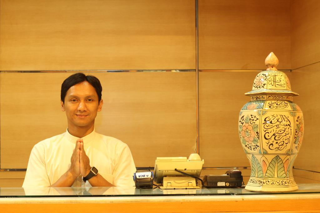 Augusta Surapati - Hotel