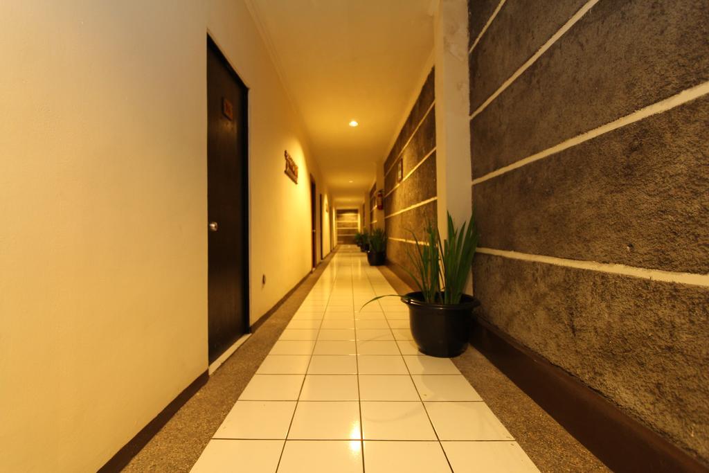 Augusta Surapati -