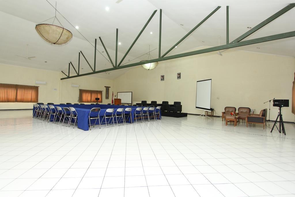 Hotel Augusta Surapati - 2*